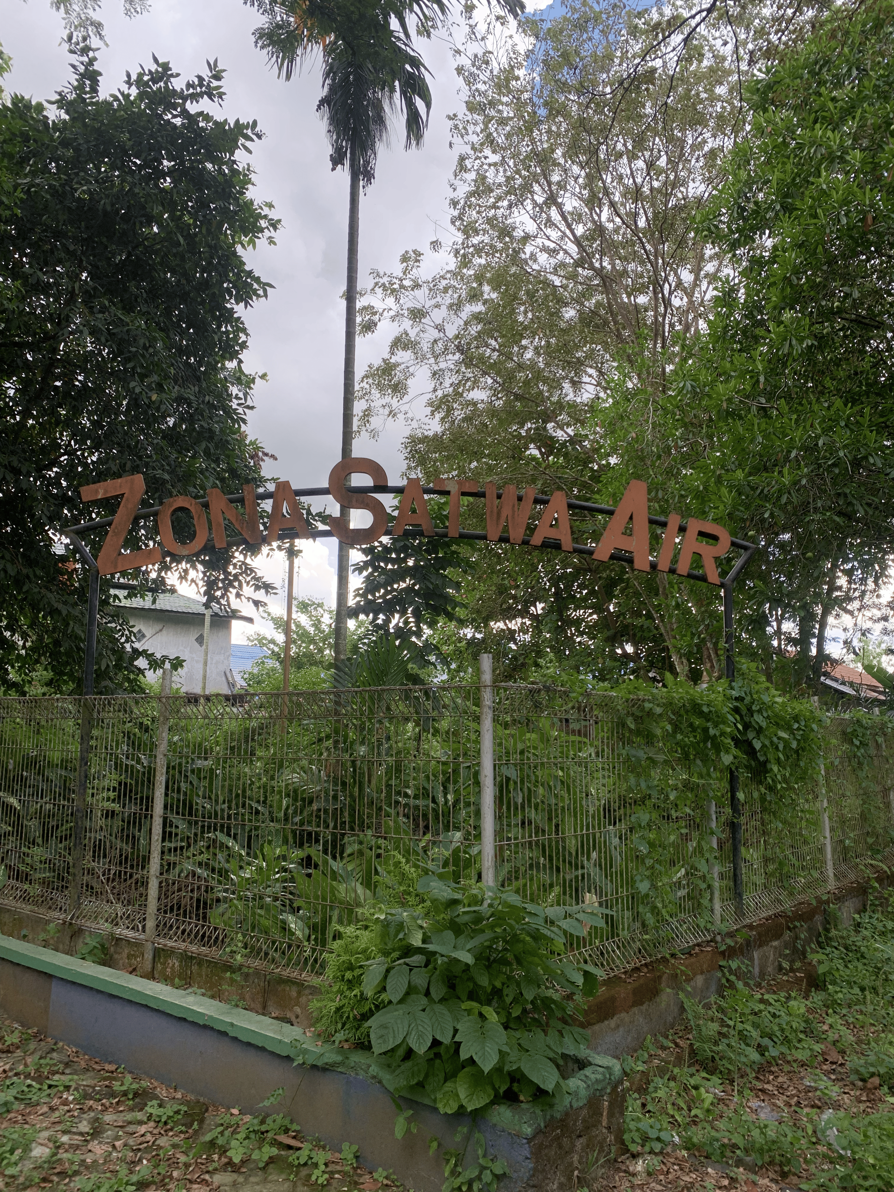 Kebun Binatang Jahri Saleh 4