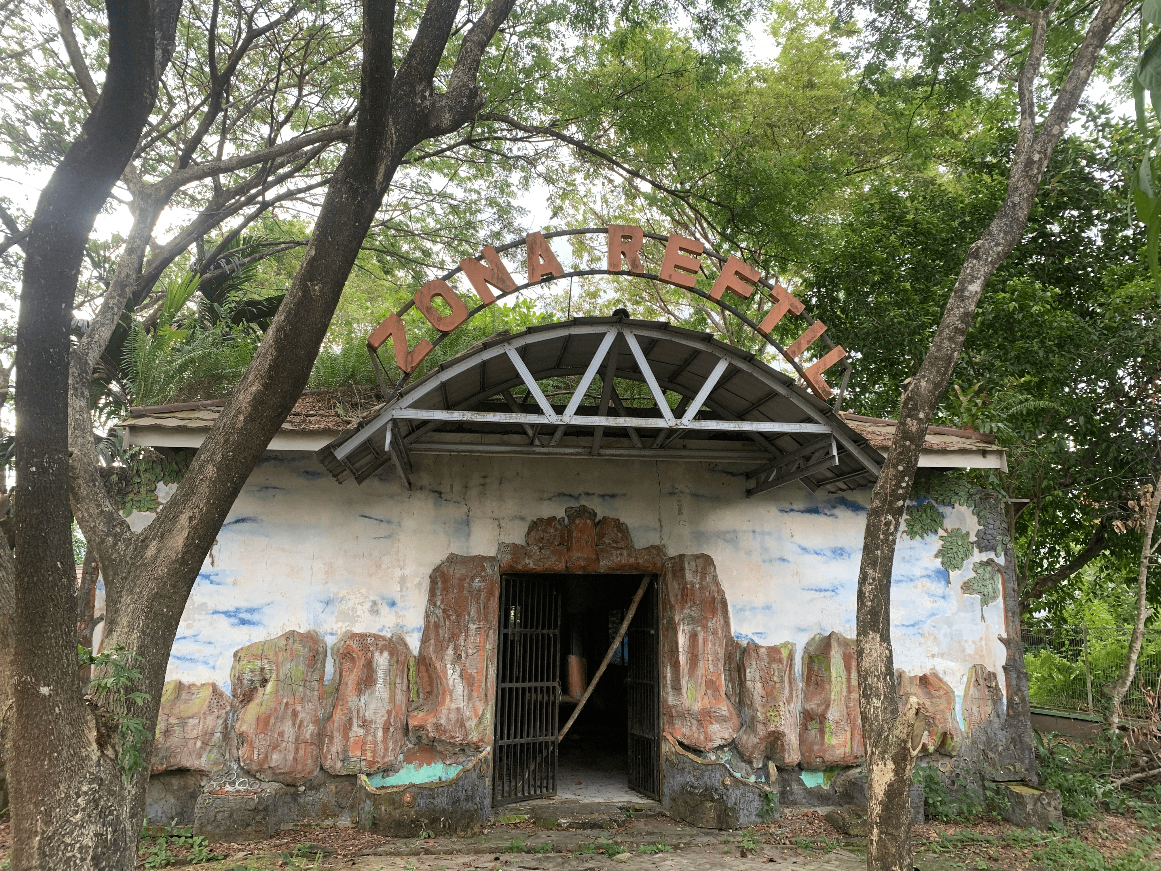 Kebun Binatang Jahri Saleh 5