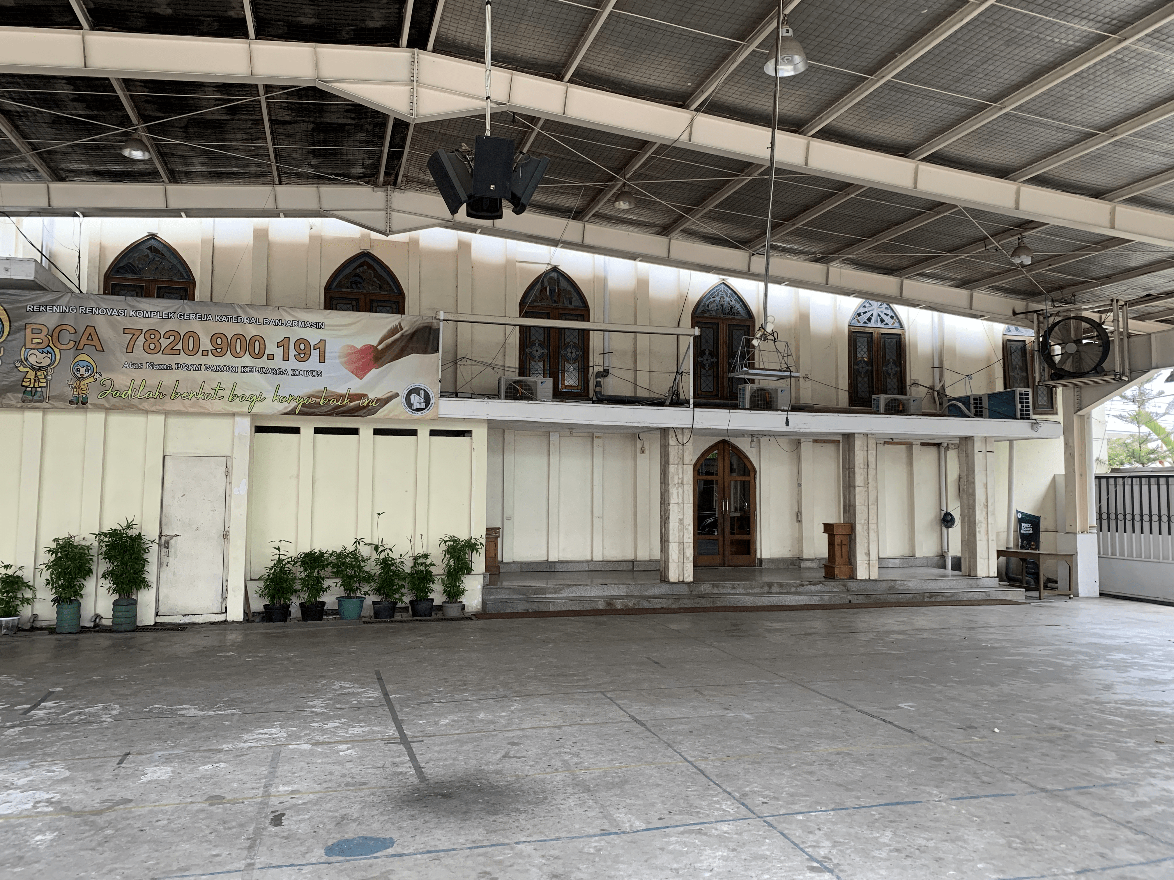 Katedral Keluarga Kudus 4