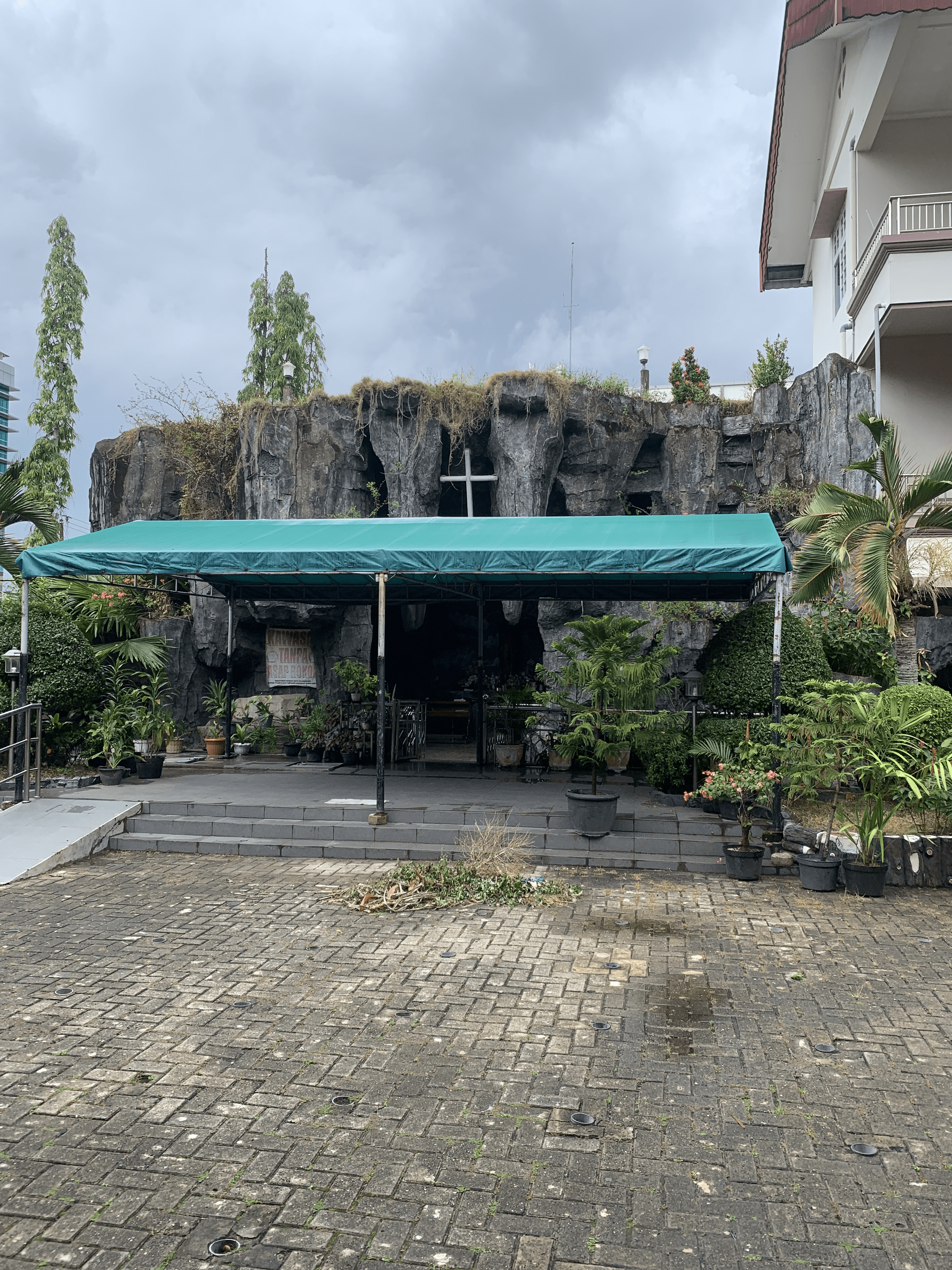 Katedral Keluarga Kudus 5